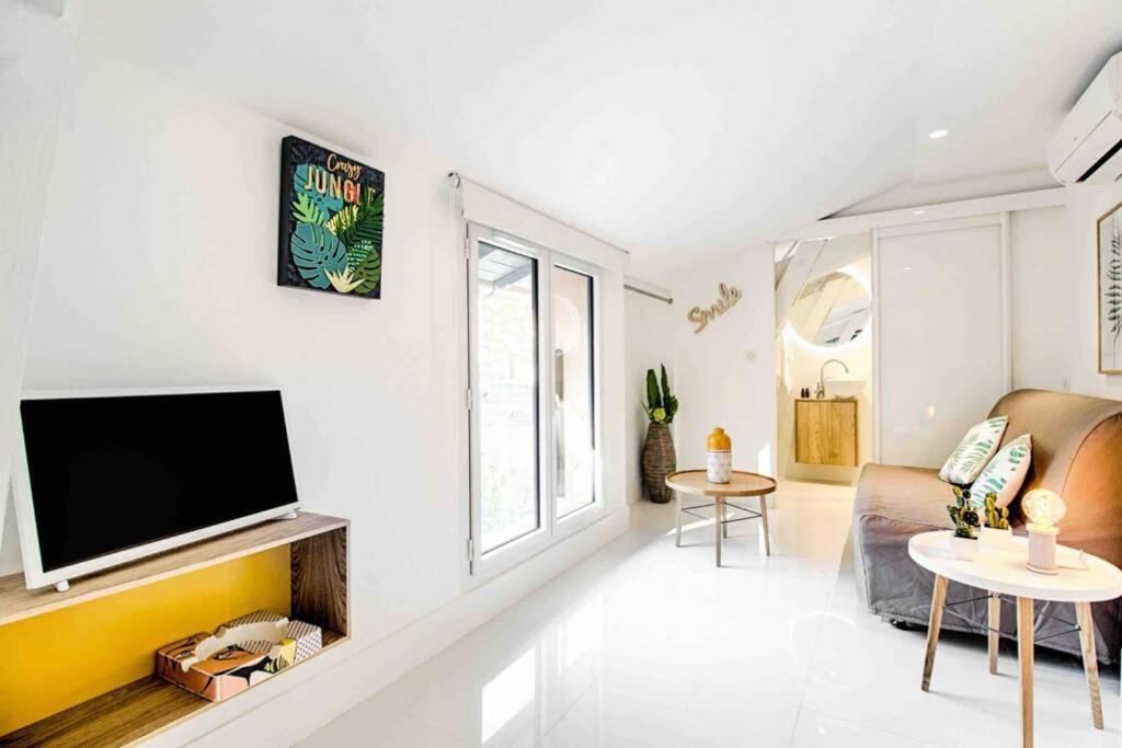 דירות וילפראנש-סור-מר New Design Studio Walking To The Beach And Shops מראה חיצוני תמונה